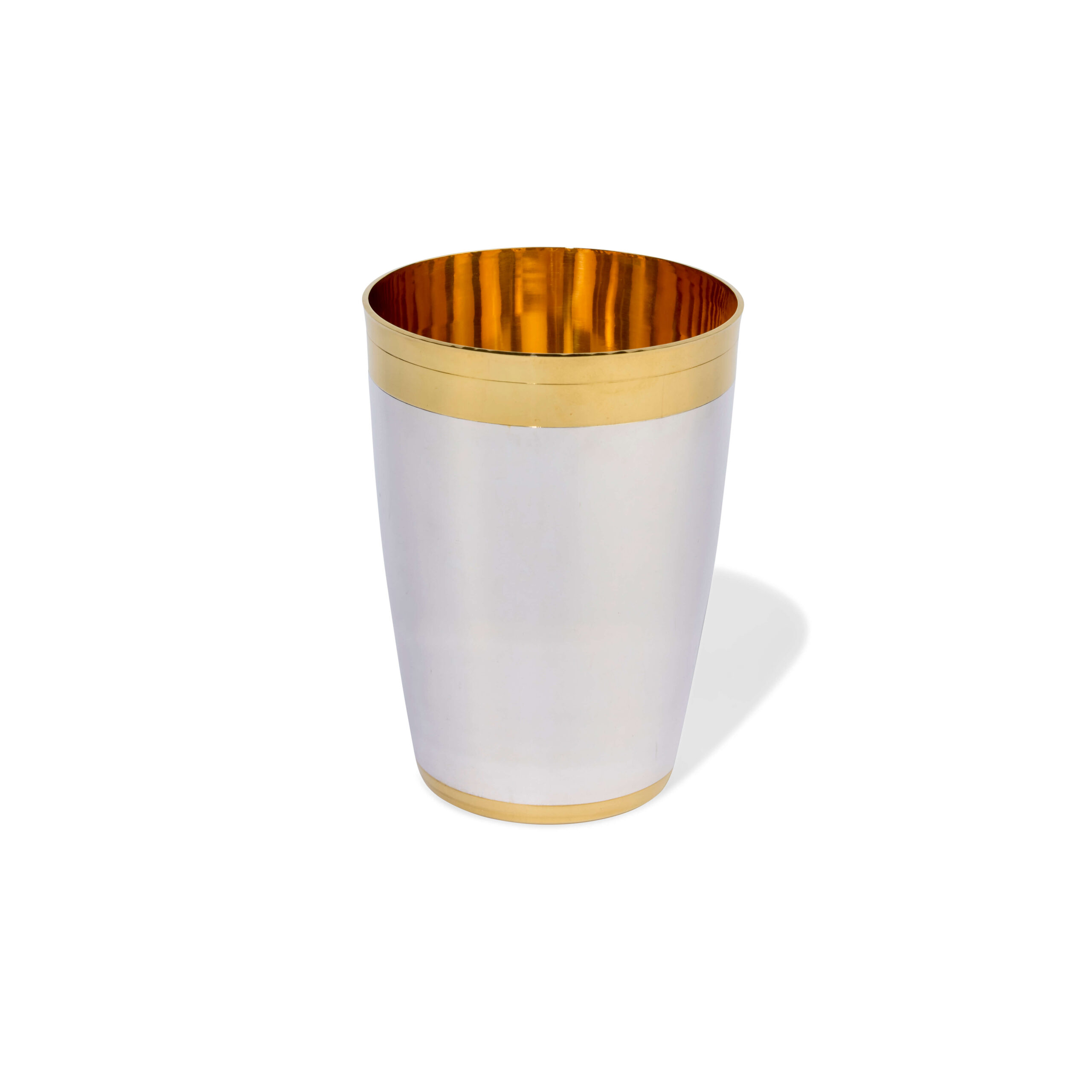 BIERBECHER 4 Teilvergoldeter Silberbecher.