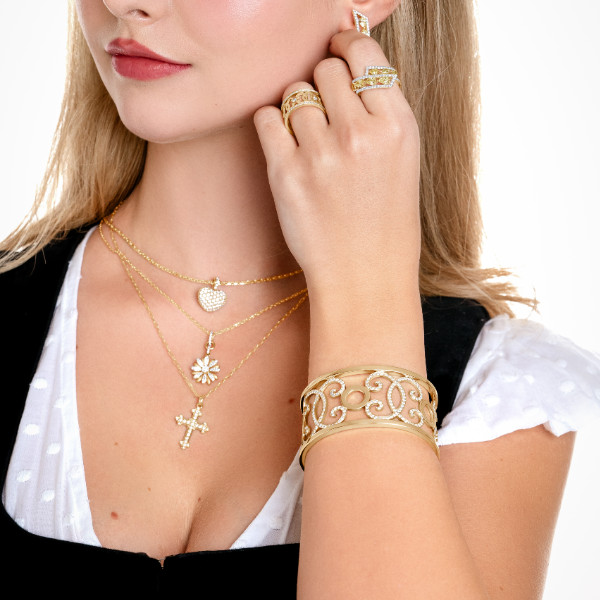 Mit besonderen Trachtenschmuck von Juwelier Heiden.